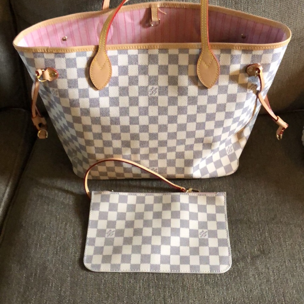 Designer Look alike - Great Condition - small flaw